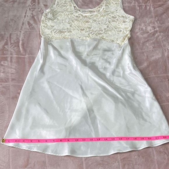 Victoria secret’s vintage Y2K cream lace mini dress - Picture 5 of 6